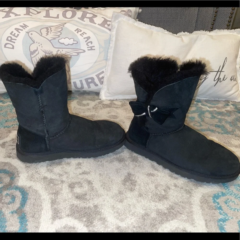 UGG Bailey Bow Boots - Picture 4 of 4